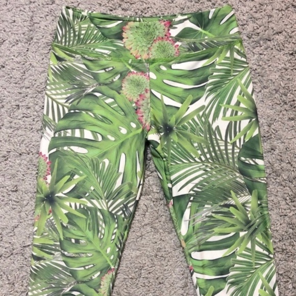 Palm Print Leggings - Picture 4 of 6